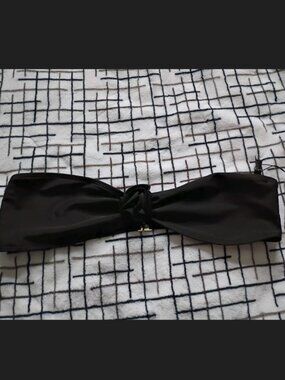 Pretty Little Thing US 10 Black Rose Bandeau Bikini Top New